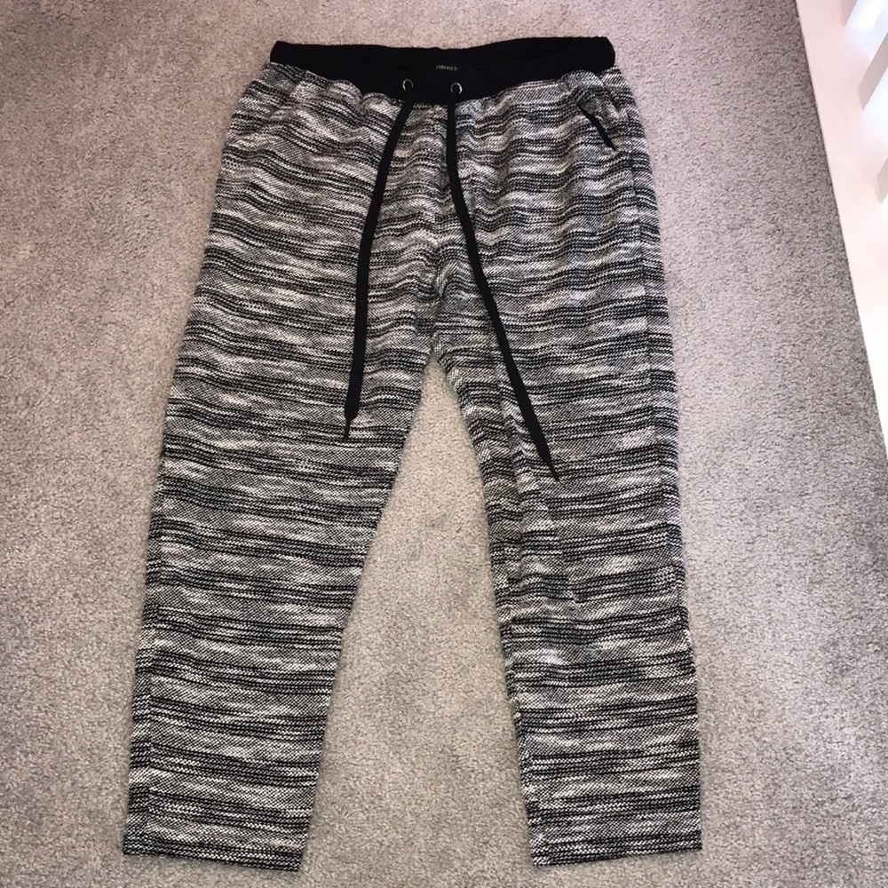 Capri sweatpants